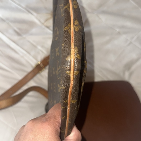 Louis Vuitton Brown Monogram Shoulder Bag - Picture 8 of 12